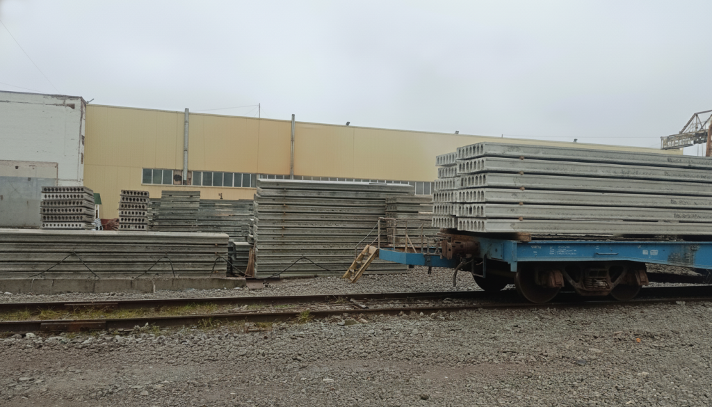 Склад готовой продукции. Производство пустотных плит перекрытия ПБ. Очаковский комбинат ЖБИ Склад готовой продукции. Производство пустотных плит перекрытия ПБ. Очаковский комбинат ЖБИ